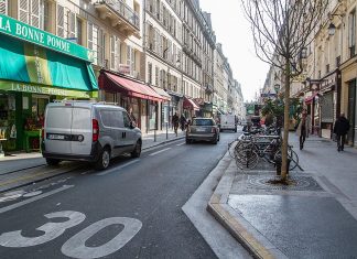 Na França, propagandas de carros deverão ter mensagens que incentivem outros meios de transporte