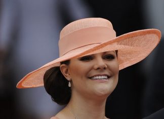 Princesa herdeira da Suécia testa positivo para covid pela segunda vez em menos de um ano