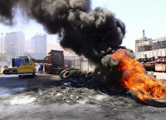 No Chile, após morte de caminhoneiro em confronto com venezuelanos, estado de exceção entra em vigor
