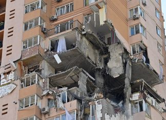Rússia e Ucrânia travam batalha pelo controle de Kiev no 4º dia da guerra