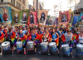 Porcentagem de pessoas LGBTQI+ nos EUA dobra em dez anos e chega a 7,1%; entre jovens adultos, são 21%