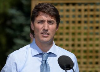 Trudeau recorre a lei de emergências para lidar com protestos de caminhoneiros no Canadá