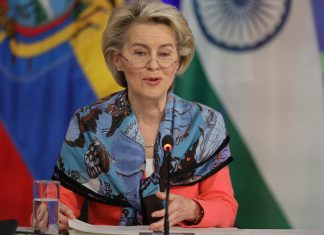 Justiça da União Europeia aprova mecanismo para punir Polônia e Hungria