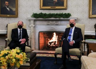 Biden e Scholz ainda veem situação da Ucrânia como ‘extremamente séria’