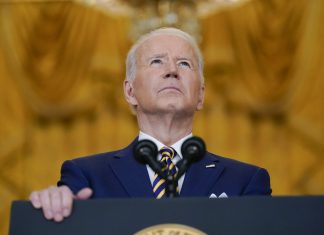Joe Biden lamenta 900 mil portes por Covid nos EUA: ‘marco histórico trágico’