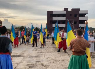 Descendentes de ucranianos em Prudentópolis fazem ato de apoio ao país após invasão russa