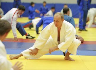 Federação Internacional de Judô suspende Putin como presidente honorário