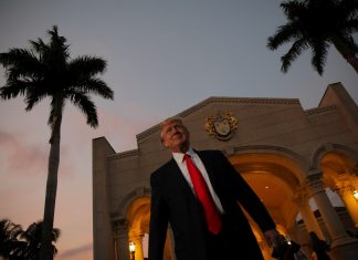 Trump sob suspeita de ter levado material confidencial da Casa Branca para seu resort na Flórida