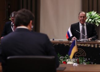 Reunião entre ministros da Rússia e Ucrânia termina sem acordo para cessar-fogo