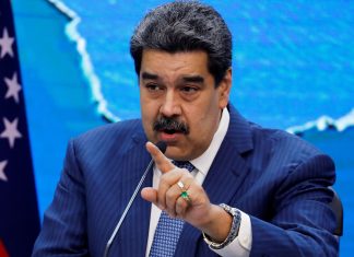 Representantes dos EUA viajam à Venezuela, aliada da Rússia, para negociar isolamento de Putin