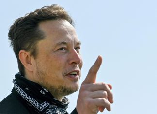 No Twitter, Elon Musk desafia Vladimir Putin para um duelo