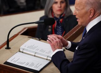 Biden deve a Putin união e ovação no Congresso americano