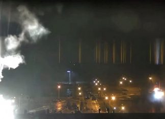 Russos bombardeiam área de complexo nuclear e passam a controlar maior usina da Ucrânia; níveis de radiação não se alteram