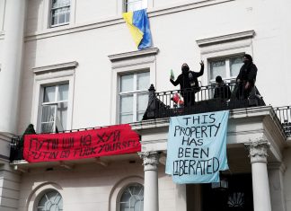 Invasores ocupam mansão de bilionário russo em Londres