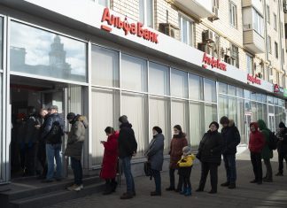 União Europeia estende lista de magnatas e senadores russos sancionados
