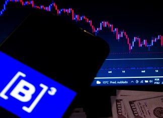 Bovespa começa a semana com leve alta