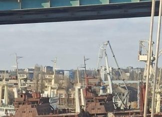 Ucrânia afunda seu maior navio de guerra para evitar que caia nas mãos dos russos