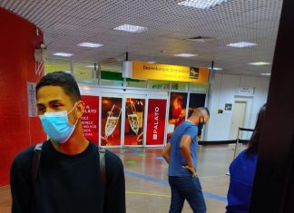 Após fugir da Ucrânia pela Eslováquia, jogador Joanderson volta a Maceió: ‘Achava que ia morrer’