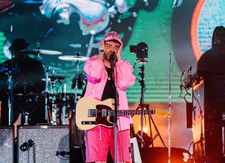 Gorillaz fecha Mita Festival e prova ao vivo que hoje é banda de carne e osso, não de pixels