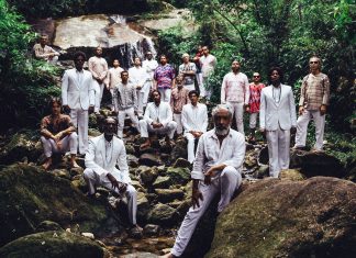Letieres Leite põe o ‘dendê’ da Orkestra Rumpilezz nas ‘Coisas’ de Moacir Santos em álbum que traz Caetano Veloso e Raul de Souza