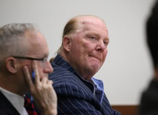 Mario Batali é inocentado em julgamento sobre agressão sexual