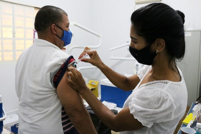 mutirao-de-vacinacao-contra-covid-19-e-realizado-no-povoado-do-trevo-da-praia-2-
