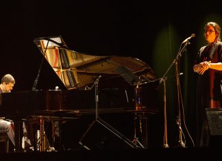 Mônica Salmaso ritualiza a paixão e fé da obra de Milton Nascimento em show com André Mehmari