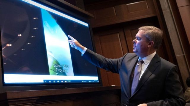 scott-bray-mostra-um-fenomeno-aereo-inexplicavel-flagrado-por-uma-aeronave-military