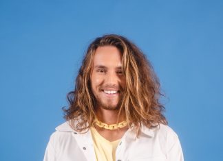 Vitor Kley procura ecoar no single ‘Tudo me lembra você’ o violão e a ‘good vibe’ de hits anteriores do cantor