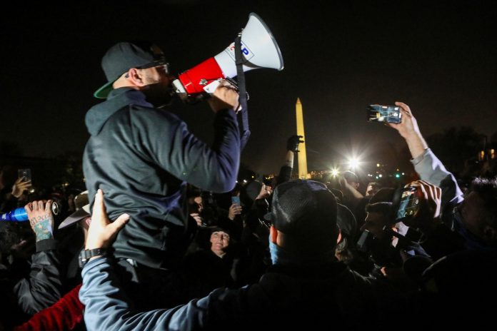 2021-01-04t222942z-46584807-rc2a1l9zwfgz-rtrmadp-3-usa-election-protests-scaled