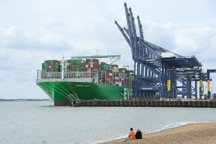 2022-08-21t144140z-1844644473-rc221w9r6z44-rtrmadp-3-britain-strikes-felixstowe-scaled