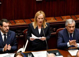 Primeira-ministra italiana nega ‘simpatia’ ou ‘proximidade’ com o fascismo