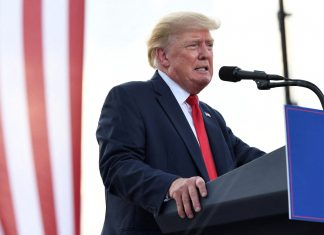 Trump diz estar feliz por aquisição do Twitter por Elon Musk
