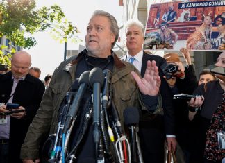 Steve Bannon, ex-estrategista de Trump, é condenado a 4 meses de prisão por não colaborar na investigação sobre a invasão ao Capitólio