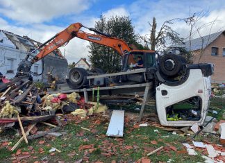 Imagens de drone mostram destruição causada por tornado na França