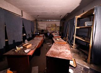 Base russa abandonada guarda segredos sobre o recuo na Ucrânia