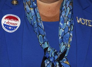 Violência e desconfiança em seções de votação intimidam 40% dos eleitores americanos