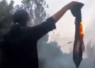 Protestos no Irã: vídeos mostram adolescente em manifestação horas antes de morrer