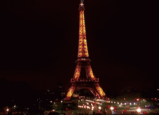 Torre Eiffel apagada mais cedo e pub à luz de velas: como crise de energia afeta turismo na Europa
