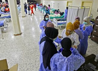 Sem opção, pobres no Líbano são obrigados a beber água contaminada com cólera