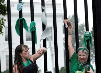 Encomendas de pílulas abortivas do exterior disparam nos EUA, mostra estudo