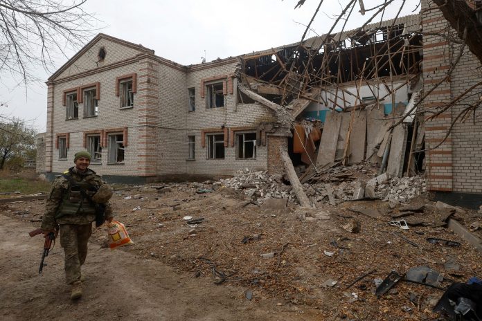 2022-11-09t210607z-1032783356-rc2bix9zmw0m-rtrmadp-3-ukraine-crisis-kherson-villages-scaled