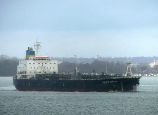 EUA e Israel acusam Irã de ataque a navio petroleiro na costa de Omã