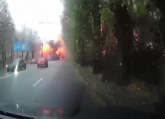 VÍDEO: Momento em que míssil cai sobre prédio em Dnipro, na Ucrânia