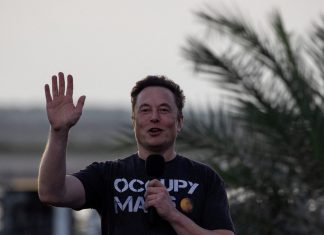 Musk diz que apoiará DeSantis caso governador da Flórida concorra à Presidência dos EUA