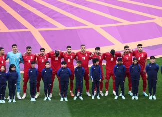 Jogadores do Irã não cantaram o hino nacional em forma de protesto