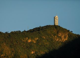 Colômbia inicia negociações de paz com rebeldes do ELN para encerrar 6 décadas de guerra