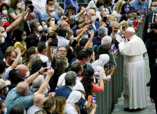 Papa Francisco demite chefes de organização filantrópica católica após acusações de bullying e humilhação de funcionários