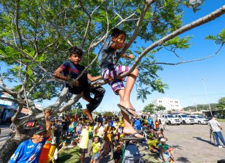 Orla do Guaíba e bairro de Raphinha: torcedores se reúnem para acompanhar estreia do Brasil em Porto Alegre; FOTOS