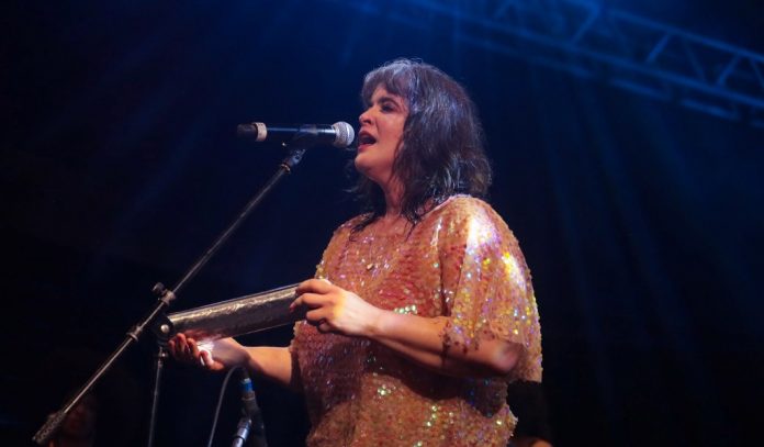 festival-radioca-2022-dia-1-alessandra-leao-foto-por-rafael-passos-3-